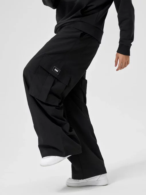 Yoguu Long Wind Pants with Side Pockets